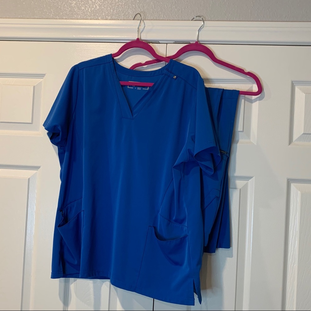 Wonder Wink HP XL Blue Scrub Set